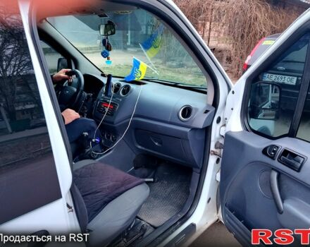 Белый Форд Коннект, объемом двигателя 1.8 л и пробегом 254 тыс. км за 6000 $, фото 5 на Automoto.ua