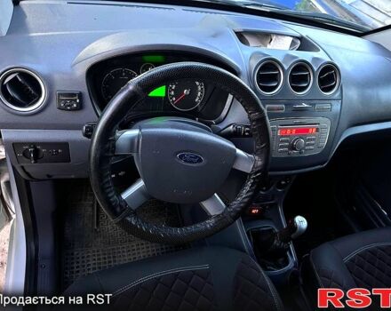 Белый Форд Коннект, объемом двигателя 1.8 л и пробегом 285 тыс. км за 5750 $, фото 5 на Automoto.ua