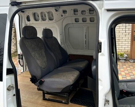 Білий Форд Коннект, об'ємом двигуна 1.8 л та пробігом 234 тис. км за 5300 $, фото 9 на Automoto.ua