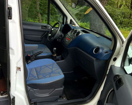 Белый Форд Коннект, объемом двигателя 1.8 л и пробегом 260 тыс. км за 5900 $, фото 12 на Automoto.ua