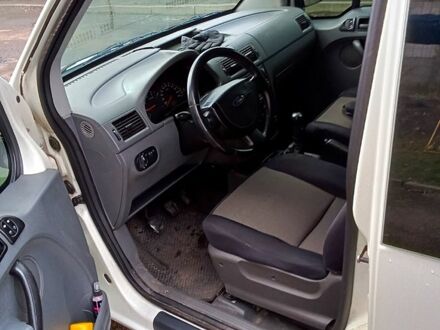 Форд Коннект 2005 в Конотопе на Automoto.ua Белый Форд Коннект, объемом двигателя 1.8 л и пробегом 0 тыс. км за 5300 $, фото 1 на Automoto.ua