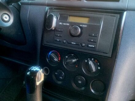 Белый Форд Коннект, объемом двигателя 1.8 л и пробегом 340 тыс. км за 4599 $, фото 1 на Automoto.ua