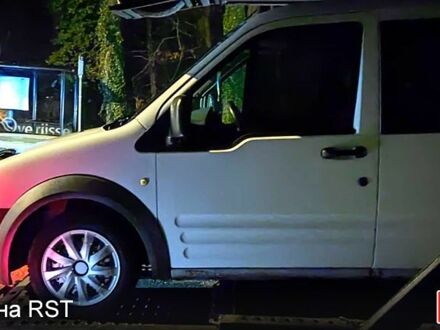Форд Коннект 2010 у Корюковке на Automoto.ua Білий Форд Коннект, об'ємом двигуна 18 л та пробігом 200 тис. км за 5500 $, фото 1 на Automoto.ua