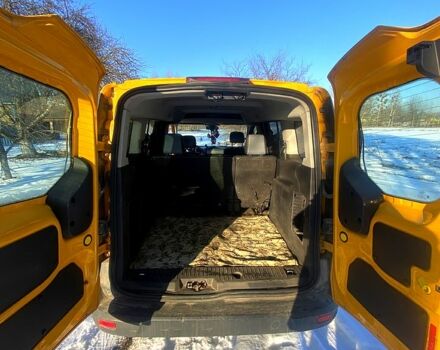 Желтый Форд Коннект, объемом двигателя 25 л и пробегом 330 тыс. км за 7600 $, фото 8 на Automoto.ua