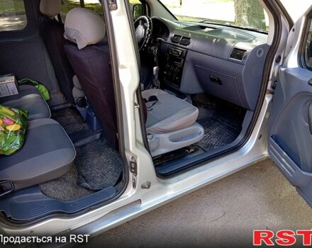 Форд Коннект 2008 в Кролевце на Automoto.ua Серый Форд Коннект, объемом двигателя 1.8 л и пробегом 265 тыс. км за 5650 $, фото 4 на Automoto.ua