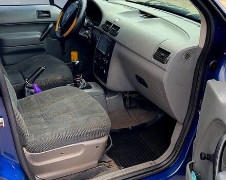 Синий Форд Коннект, объемом двигателя 1.8 л и пробегом 485 тыс. км за 3950 $, фото 6 на Automoto.ua