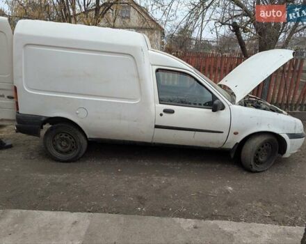Білий Форд Кур'єр, об'ємом двигуна 1.3 л та пробігом 200 тис. км за 1200 $, фото 3 на Automoto.ua