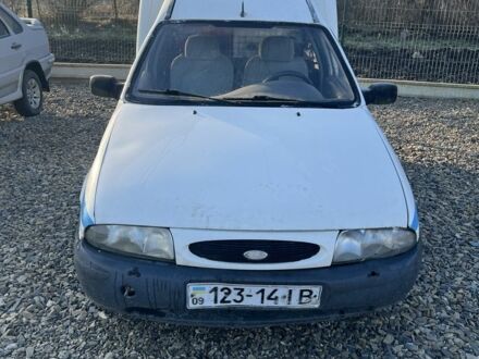 Білий Форд Кур'єр, об'ємом двигуна 1.4 л та пробігом 300 тис. км за 450 $, фото 1 на Automoto.ua