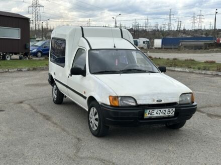 Белый Форд Курьер, объемом двигателя 0 л и пробегом 350 тыс. км за 1265 $, фото 1 на Automoto.ua