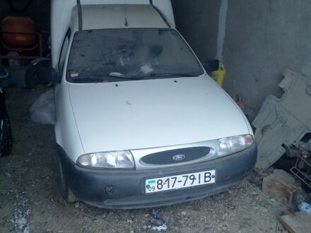 Белый Форд Курьер, объемом двигателя 1.8 л и пробегом 328 тыс. км за 1150 $, фото 1 на Automoto.ua