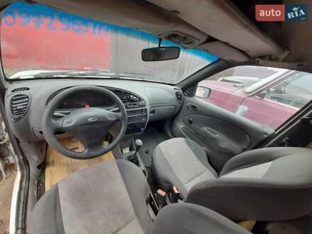 Форд Курьер, объемом двигателя 1.3 л и пробегом 450 тыс. км за 500 $, фото 1 на Automoto.ua