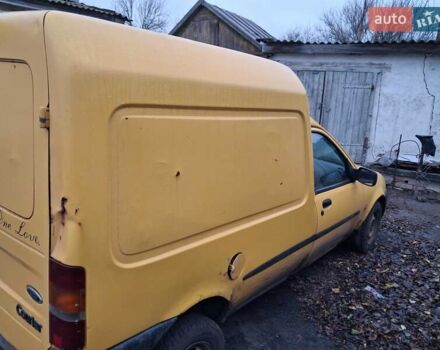 Желтый Форд Курьер, объемом двигателя 1.8 л и пробегом 139 тыс. км за 600 $, фото 1 на Automoto.ua