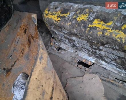 Желтый Форд Курьер, объемом двигателя 1.8 л и пробегом 139 тыс. км за 600 $, фото 7 на Automoto.ua