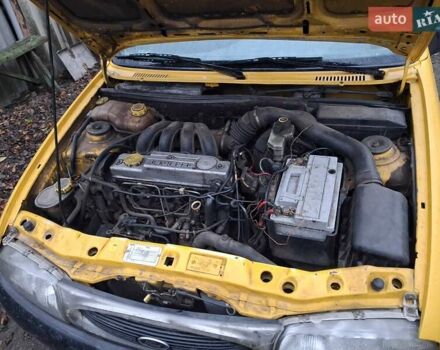 Желтый Форд Курьер, объемом двигателя 1.8 л и пробегом 139 тыс. км за 600 $, фото 4 на Automoto.ua