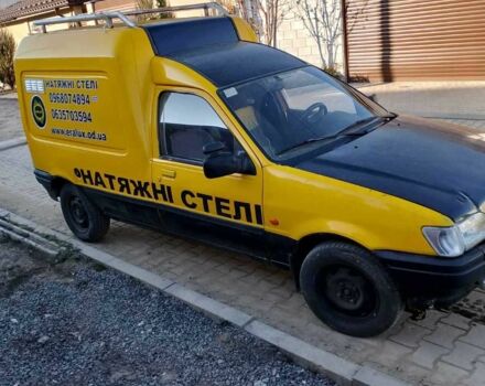 Желтый Форд Курьер, объемом двигателя 0 л и пробегом 3 тыс. км за 1850 $, фото 3 на Automoto.ua