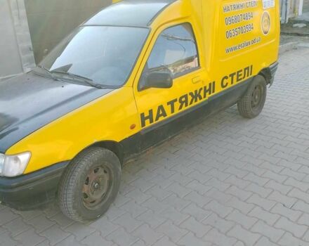 Желтый Форд Курьер, объемом двигателя 0 л и пробегом 3 тыс. км за 1850 $, фото 1 на Automoto.ua