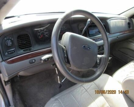 Серый Форд Краун Виктория, объемом двигателя 4.6 л и пробегом 220 тыс. км за 9300 $, фото 5 на Automoto.ua