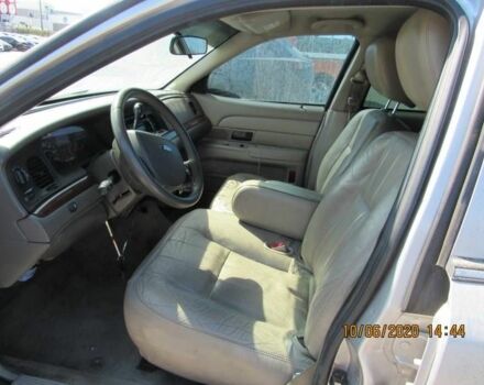 Серый Форд Краун Виктория, объемом двигателя 4.6 л и пробегом 220 тыс. км за 9300 $, фото 6 на Automoto.ua