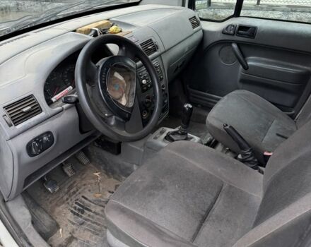 Белый Форд Другая, объемом двигателя 1.8 л и пробегом 214 тыс. км за 1999 $, фото 5 на Automoto.ua