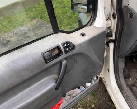 Белый Форд Другая, объемом двигателя 1.8 л и пробегом 214 тыс. км за 1999 $, фото 6 на Automoto.ua