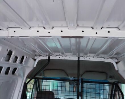 Білий Форд Інша, об'ємом двигуна 1.8 л та пробігом 341 тис. км за 3200 $, фото 3 на Automoto.ua