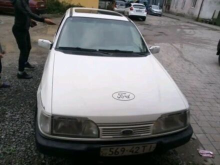 Белый Форд Другая, объемом двигателя 2 л и пробегом 500 тыс. км за 355 $, фото 1 на Automoto.ua
