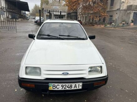 Белый Форд Другая, объемом двигателя 1.8 л и пробегом 250 тыс. км за 550 $, фото 1 на Automoto.ua