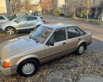 Бежевый Форд Другая, объемом двигателя 1.4 л и пробегом 150 тыс. км за 880 $, фото 1 на Automoto.ua