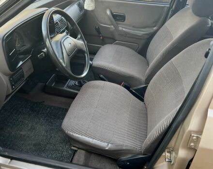 Бежевый Форд Другая, объемом двигателя 1.4 л и пробегом 150 тыс. км за 880 $, фото 14 на Automoto.ua