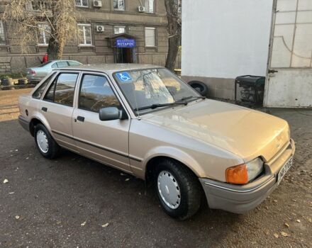 Бежевый Форд Другая, объемом двигателя 1.4 л и пробегом 150 тыс. км за 880 $, фото 2 на Automoto.ua