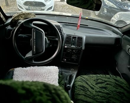 Бежевий Форд Інша, об'ємом двигуна 1.6 л та пробігом 200 тис. км за 1300 $, фото 3 на Automoto.ua