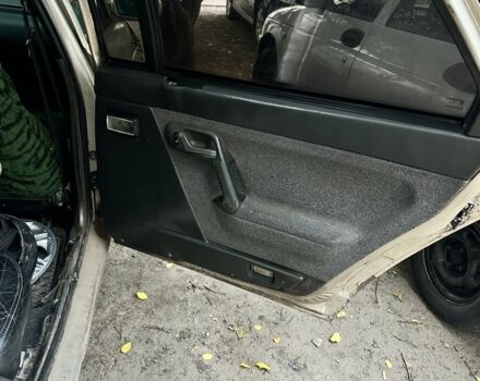 Бежевий Форд Інша, об'ємом двигуна 1.6 л та пробігом 200 тис. км за 1300 $, фото 4 на Automoto.ua