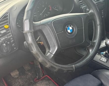 Чорний Форд Інша, об'ємом двигуна 1.8 л та пробігом 300 тис. км за 1350 $, фото 6 на Automoto.ua