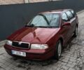 Красный Форд Другая, объемом двигателя 1.6 л и пробегом 237 тыс. км за 4000 $, фото 1 на Automoto.ua
