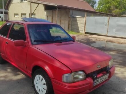 Форд Інша 1987 у Лубнах на Automoto.ua Червоний Форд Інша, об'ємом двигуна 1.6 л та пробігом 170 тис. км за 32000 $, фото 1 на Automoto.ua