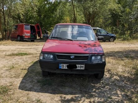 Форд Інша 2005 у Лубнах на Automoto.ua Червоний Форд Інша, об'ємом двигуна 1.2 л та пробігом 1000 тис. км за 1450 $, фото 1 на Automoto.ua