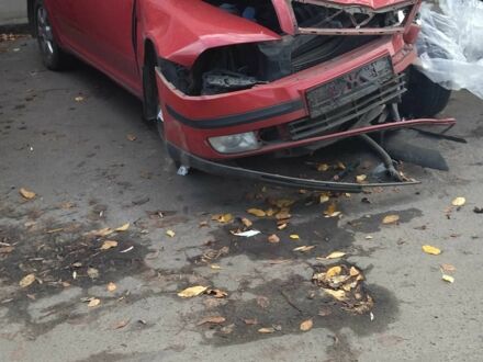 Червоний Форд Інша, об'ємом двигуна 1.6 л та пробігом 160 тис. км за 2500 $, фото 1 на Automoto.ua