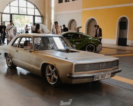 Жовтий Форд Інша, об'ємом двигуна 2 л та пробігом 1000 тис. км за 20000 $, фото 1 на Automoto.ua