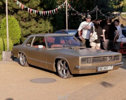 Жовтий Форд Інша, об'ємом двигуна 2 л та пробігом 1000 тис. км за 20000 $, фото 2 на Automoto.ua