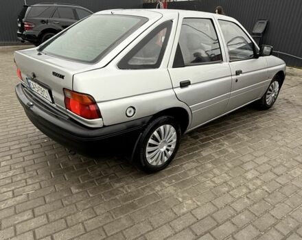 Сірий Форд Інша, об'ємом двигуна 1.6 л та пробігом 360 тис. км за 1000 $, фото 3 на Automoto.ua