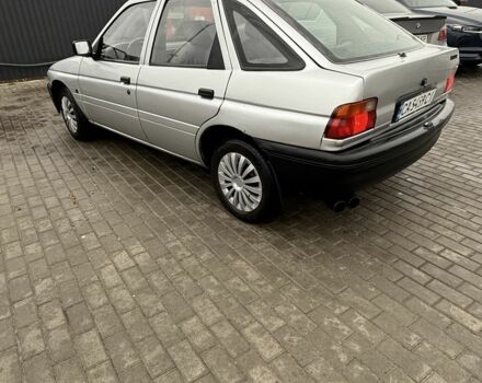 Сірий Форд Інша, об'ємом двигуна 1.6 л та пробігом 360 тис. км за 1000 $, фото 4 на Automoto.ua