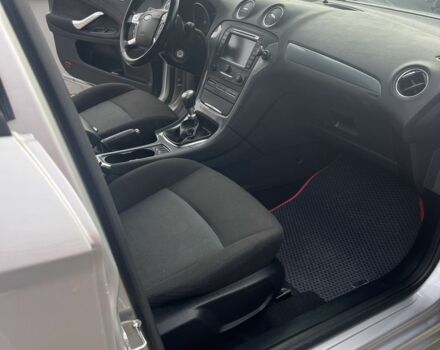 Сірий Форд Інша, об'ємом двигуна 1.6 л та пробігом 198 тис. км за 7500 $, фото 12 на Automoto.ua