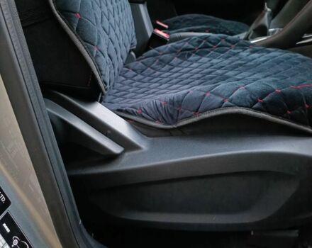 Сірий Форд Інша, об'ємом двигуна 1.6 л та пробігом 28 тис. км за 16667 $, фото 5 на Automoto.ua