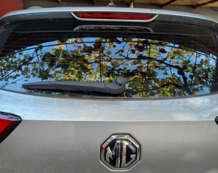 Сірий Форд Інша, об'ємом двигуна 1.6 л та пробігом 28 тис. км за 16667 $, фото 1 на Automoto.ua