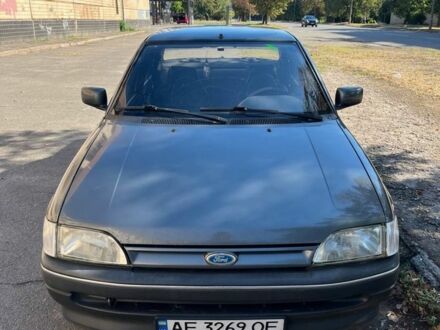 Форд Другая 1992 в Кривом Роге на Automoto.ua Серый Форд Другая, объемом двигателя 1.4 л и пробегом 150 тыс. км за 1200 $, фото 1 на Automoto.ua