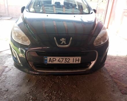 Синій Форд Інша, об'ємом двигуна 1.6 л та пробігом 200 тис. км за 4000 $, фото 2 на Automoto.ua