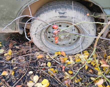 Зеленый Форд Другая, объемом двигателя 1.4 л и пробегом 300 тыс. км за 300 $, фото 7 на Automoto.ua