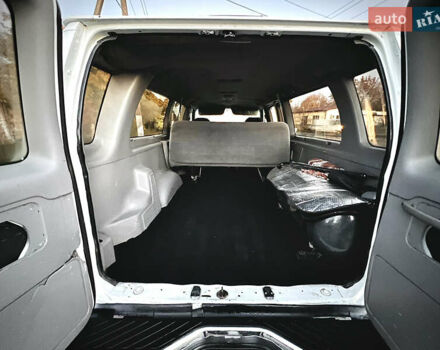 Білий Форд E-350, об'ємом двигуна 5.4 л та пробігом 10 тис. км за 14000 $, фото 7 на Automoto.ua