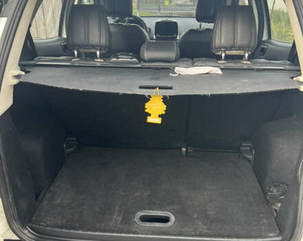 Белый Форд Экоспорт, объемом двигателя 1 л и пробегом 100 тыс. км за 12100 $, фото 7 на Automoto.ua