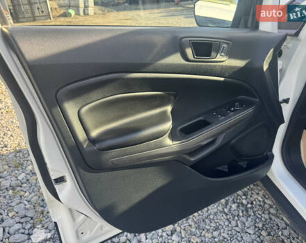 Белый Форд Экоспорт, объемом двигателя 2 л и пробегом 70 тыс. км за 12800 $, фото 10 на Automoto.ua